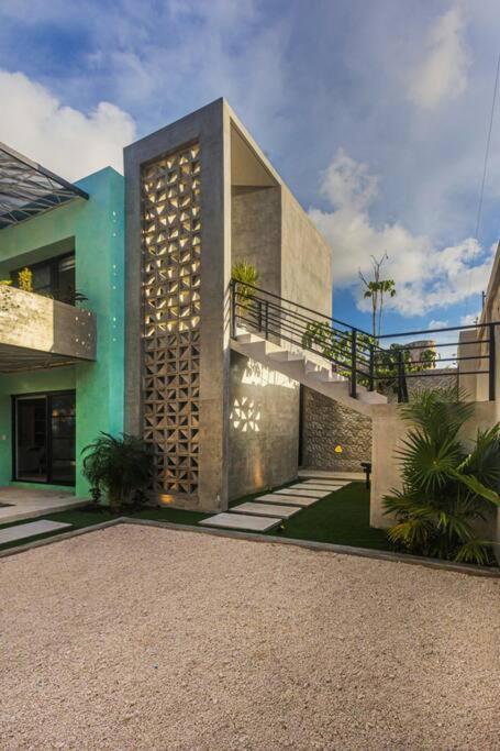 Full 2 Story Jade House * Cozumel